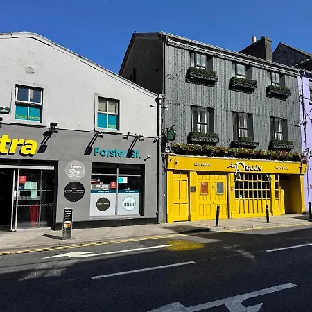 Ground Floor 2br Parking X 2 Train And Bus 5 Min