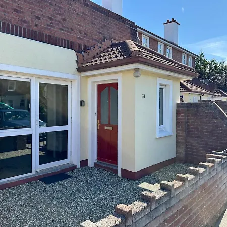 Ground Floor 2br Parking X 2 Train And Bus 5 Min Galway